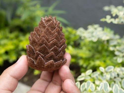 9cm Handmade Wool Felt Sheet Pinecone