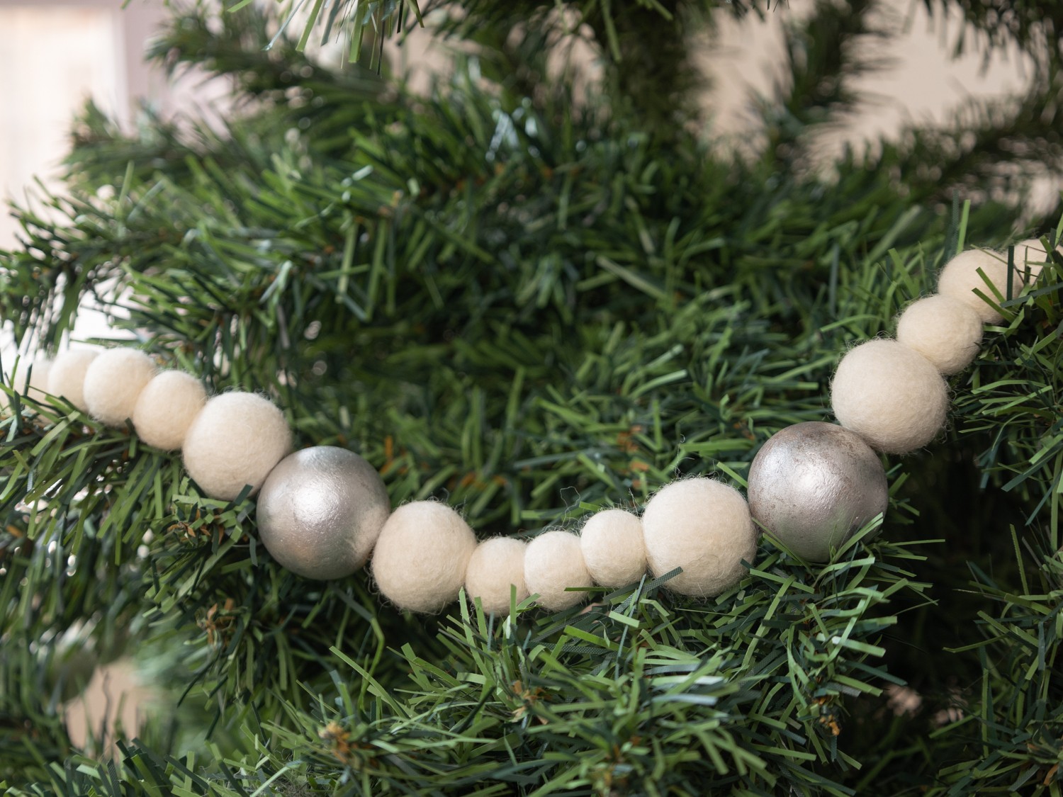 Small Ball Red & White Felt Ball Garland 9 ft