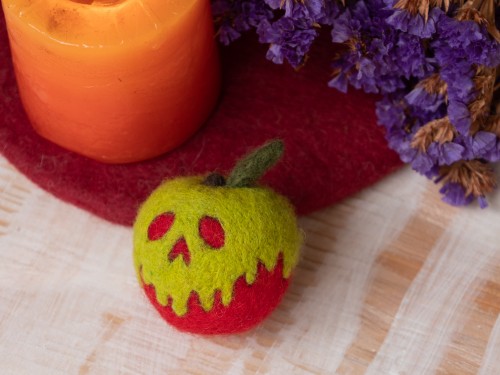 5cm Wool Felt Poisoned Apple