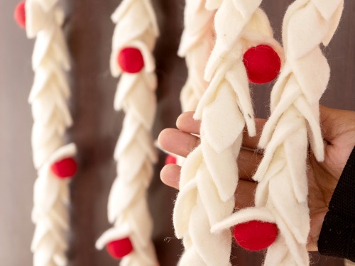 6ft White Felt Leaf Garland