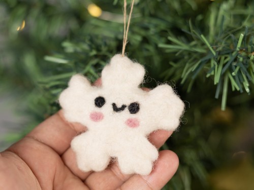 7cm Smily Felt Snowflakes Ornament