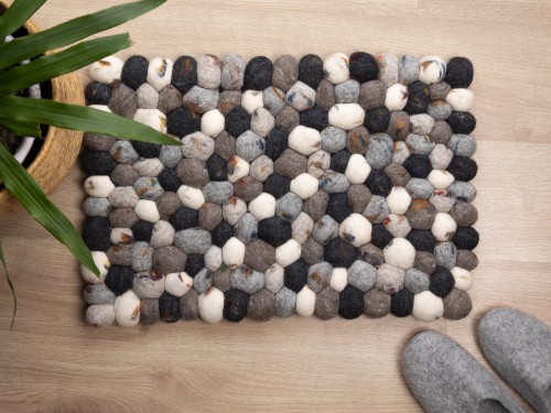 Dark Felt Pebble Rug