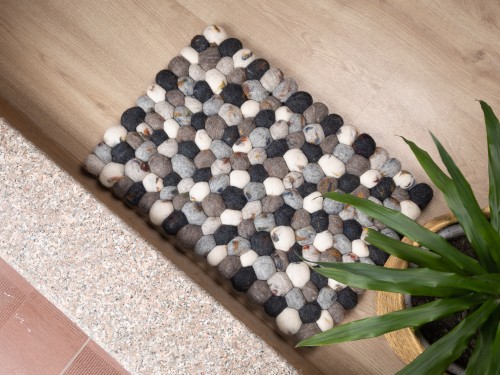Dark Felt Pebble Rug