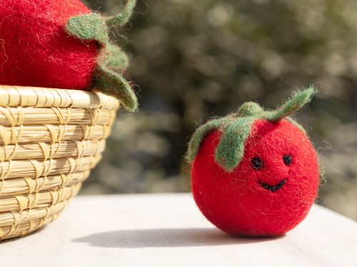 5cm Smiley Felt Tomato