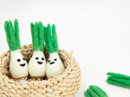 12cm Felt Green Onion with Face