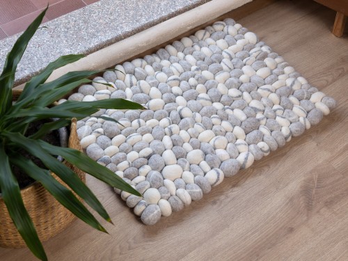 Neutral Gray and White Pebble Rug