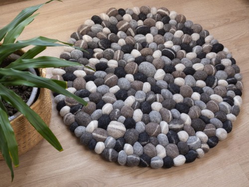 Felt Brown Black Stone Rug