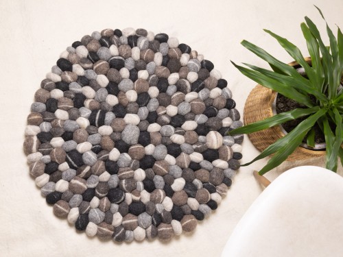 Felt Brown Black Stone Rug