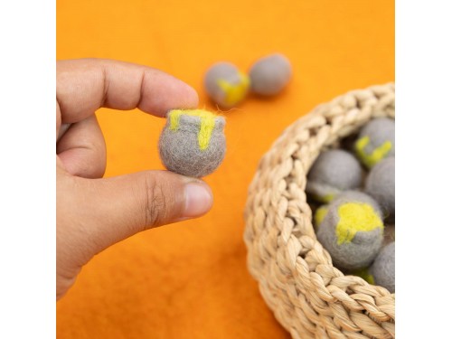 Felt Witch's Cauldron, Grey Pot with Magic Potion, Holding Needle Felted Cauldron