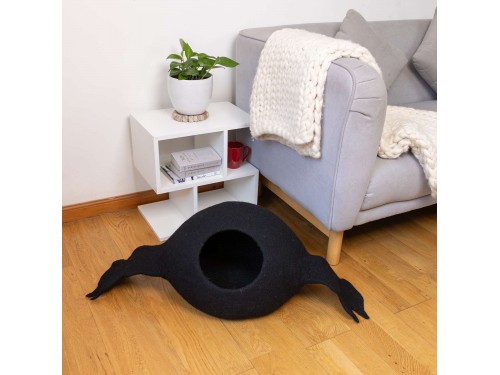 Halloween Bat Design Wool Cat Cave