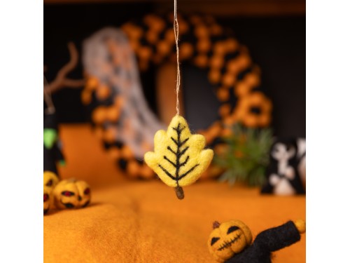 6cm Cheeky Felt Fall Leaf