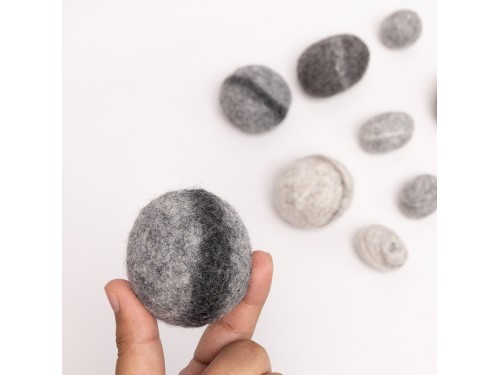 3-7cm Assorted Felt Stones