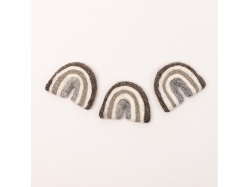 7x6cm Grey Felt Rainbow