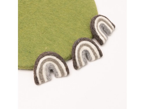 7x6cm Grey Felt Rainbow