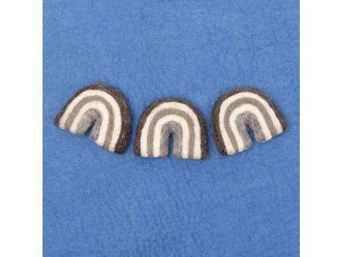 7x6cm Grey Felt Rainbow