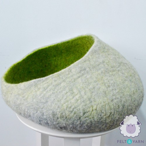 Big Opening Felt Cat House