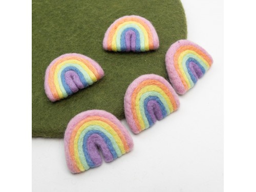 7x6cm Light Pink Felt Rainbow