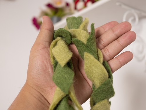 6ft Wool Felt Leaf Garland