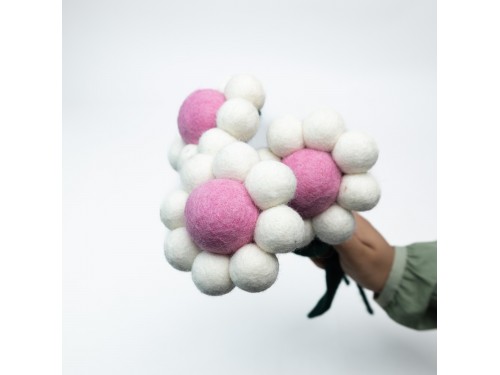 Handmade Felt Daisy Flowers in Bulk - Felt and Yarn