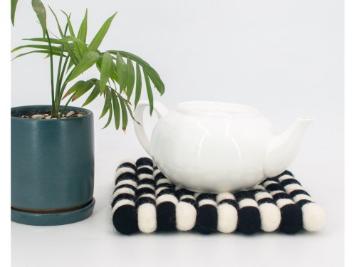 20x20cm Square Multicolor Felt Ball Trivet Collection