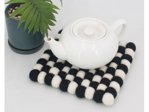 20x20cm Square Multicolor Felt Ball Trivet Collection