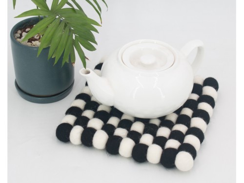 20x20cm Square Multicolor Felt Ball Trivet Collection