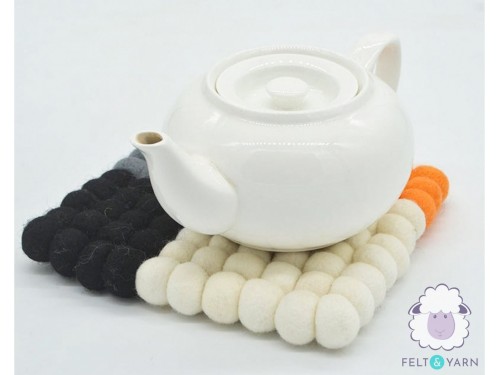 20x20cm Square Multicolor Felt Ball Trivet Collection