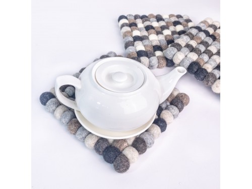 Handmade Natural Color Felt Ball Square Trivet