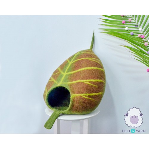 Handmade Felt Leaf Design Cat House