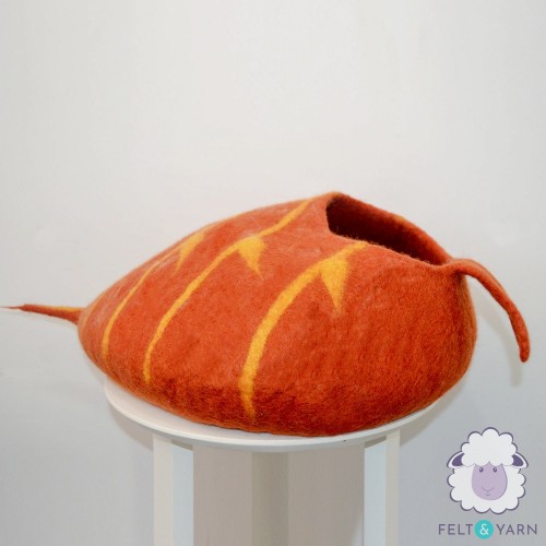 Handmade Felt Leaf Design Cat House