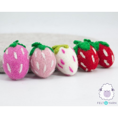 5cm Wool Felt Strawberry