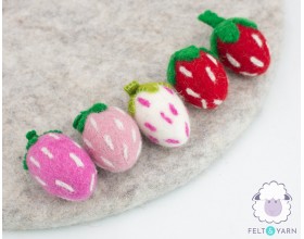 5cm Wool Felt Strawberry
