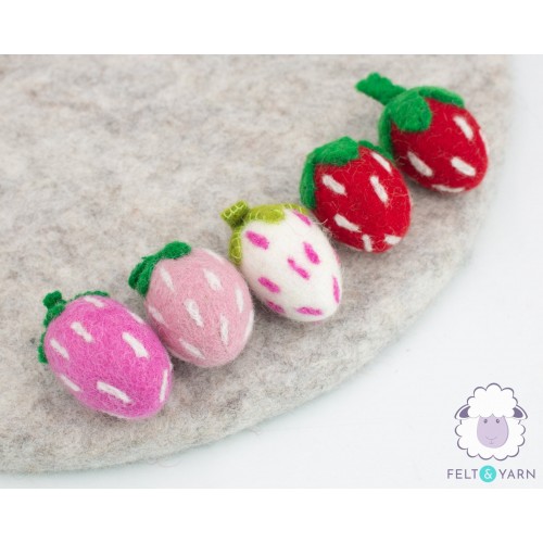 5cm Wool Felt Strawberry