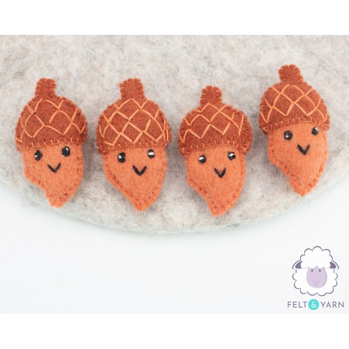 7cm Smiley Mini Felt Acorn