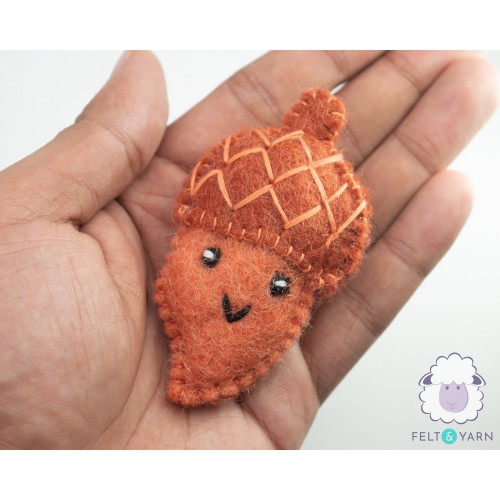 7cm Smiley Mini Felt Acorn