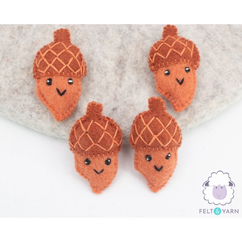 7cm Smiley Mini Felt Acorn