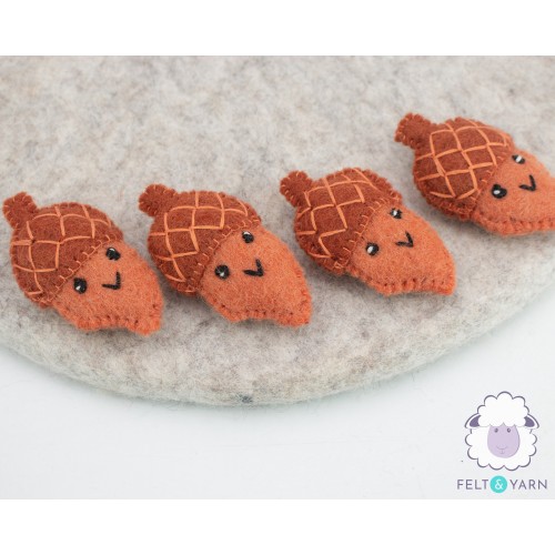 7cm Smiley Mini Felt Acorn