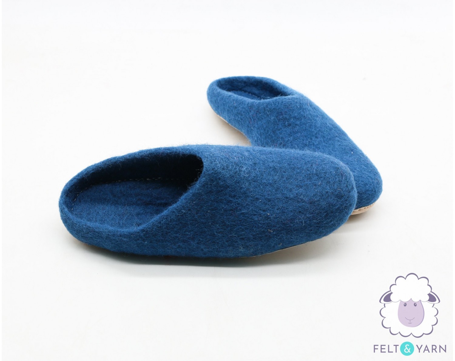 Women's slippers made of fleece - light blue