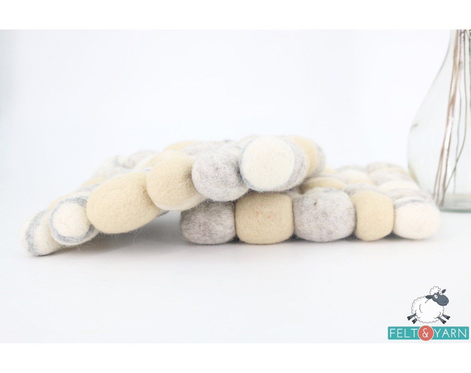 4 PCs Felt Ball Trivet Set for Dining - Felt & Yarn 4 PCs Felt Ball Trivet Set for Dining - Felt & Yarn
