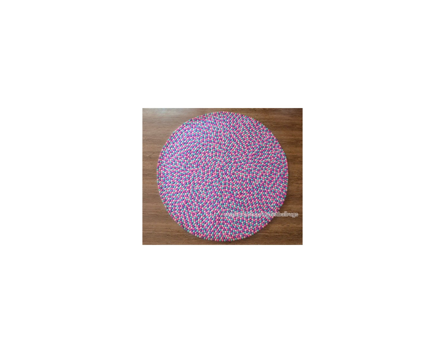 Four-color Felt Ball Rug