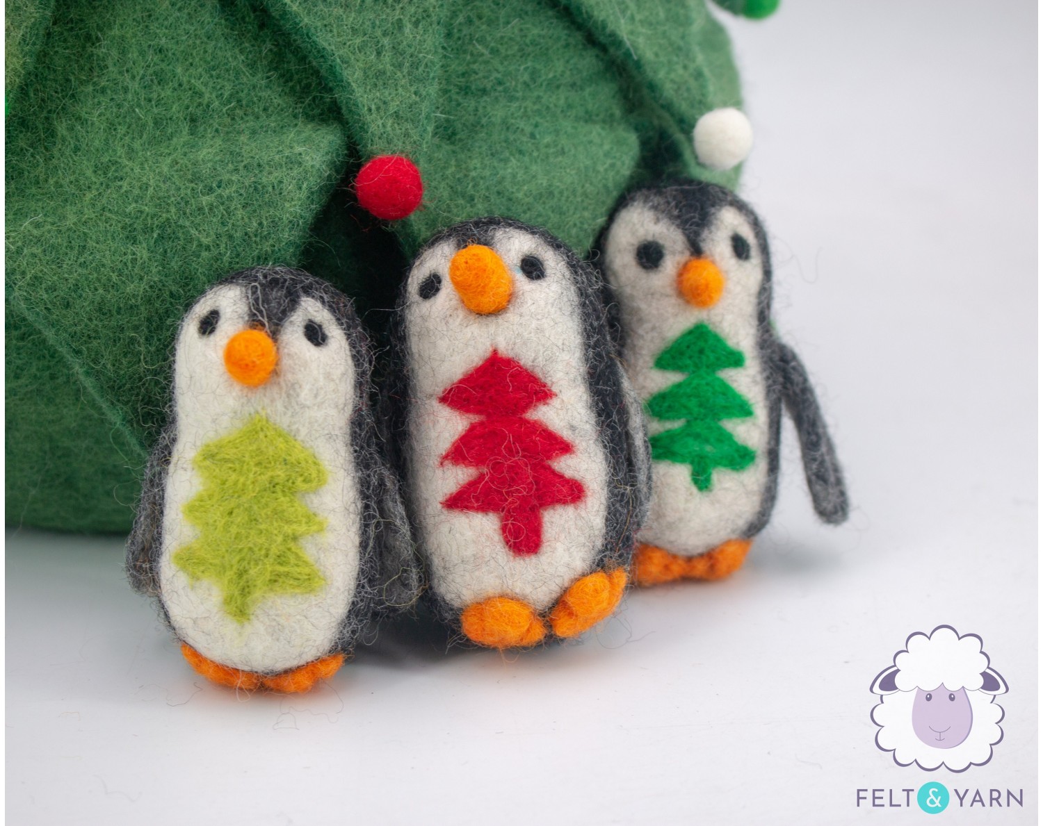10cm Tree Design Christmas Penguin