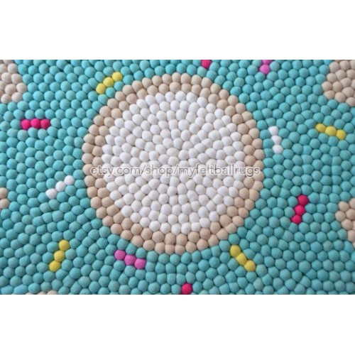Off-white and Blue Flower Felt Ball Rug