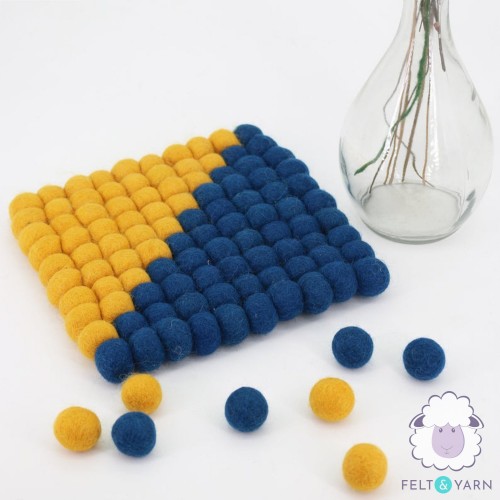 20cm Diagonal Split Yellow and Dark Blue Felt Ball Trivet