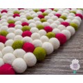 Christmas Felt Wool Ball Rug [Red and White]- Felt & Yarn