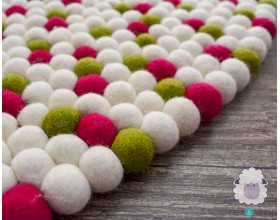 Christmas Felt Wool Ball Rug [Red and White]- Felt & Yarn