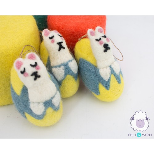 Felt Easter Lamb in Egg Bed