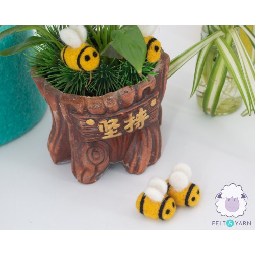 3cm Mini Cute Felt Bees