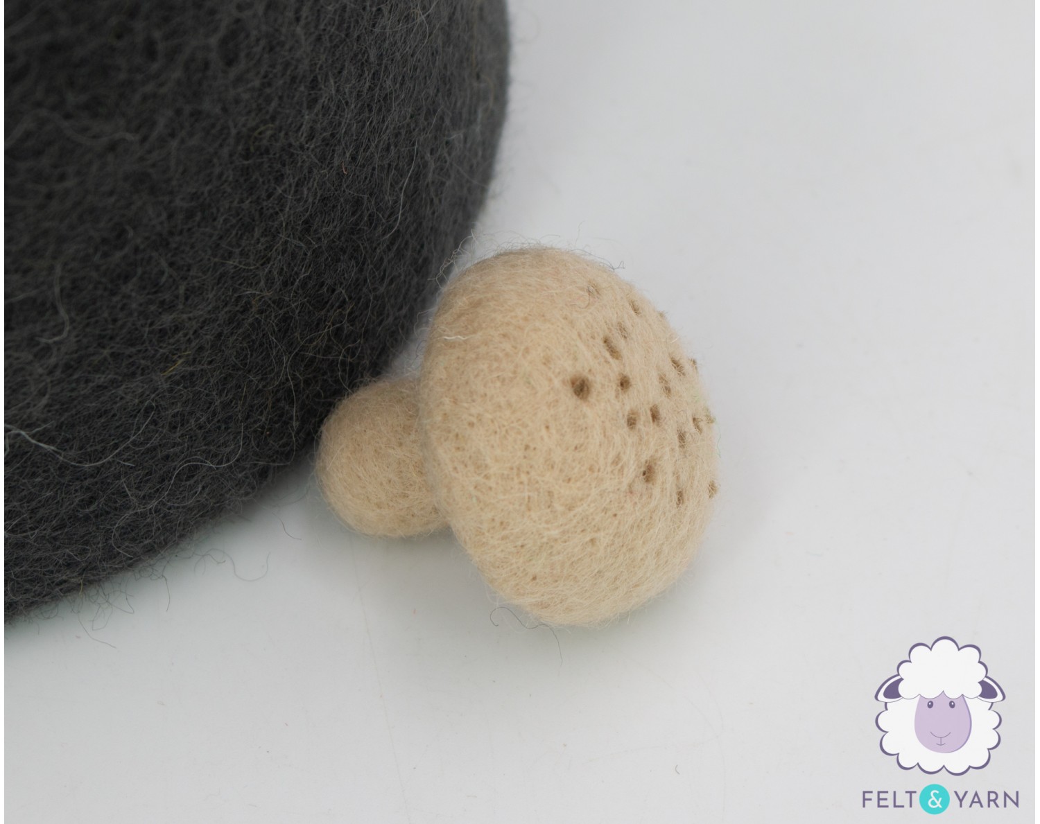4cm Wool Button Mushroom