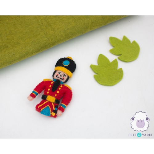 13cm Felt Stitched - The Queen's Guard