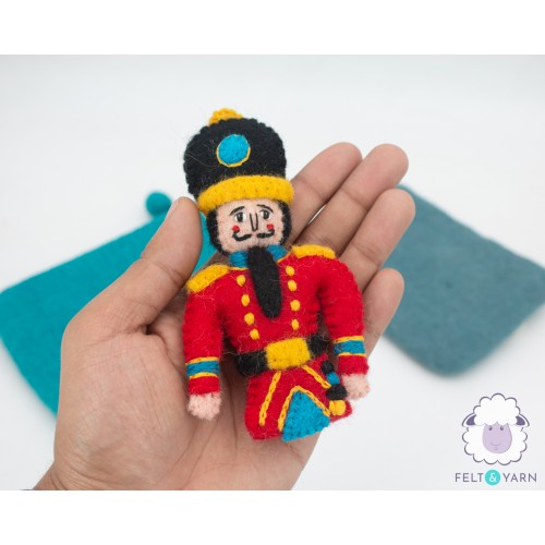13cm Felt Stitched - The Queen's Guard